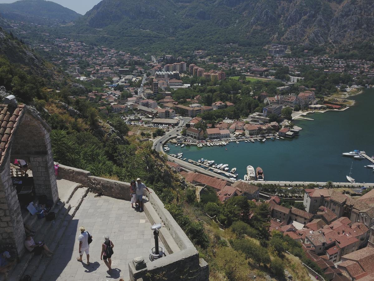Apartments Bella Di Mare Kotor Exterior photo